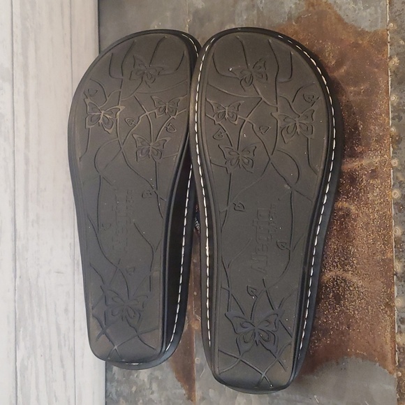 Victoriah Botanicool Sandal | Size 8-8 1/2 - Picture 7 of 16